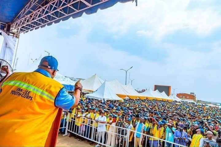 10,000 IMOLE YOUTH CORPS BENEFICIARIES APPLAUD GOVERNOR ADELEKE FOR SUSTAINING SALARY PAYMENTS DESPITE WITHHELD ALLOCATIONS